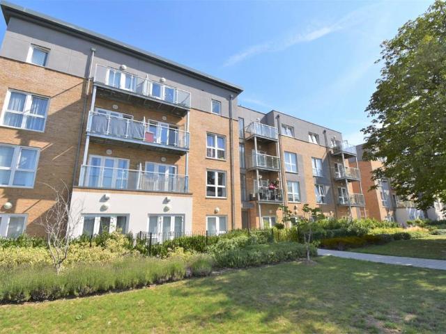 Flat for sale in West Drayton, Greater London