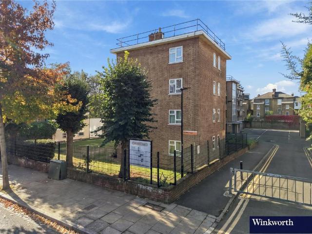 Flat for sale in Brownswood Park, Greater London