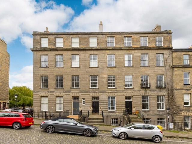 Flat for sale in New Town, Scotland