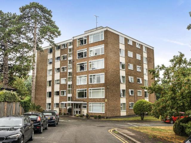 Flat for sale in Ewens Farm, Golden Valley