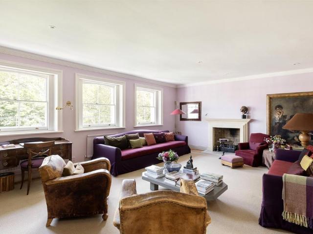 Flat for sale in Brompton, Greater London