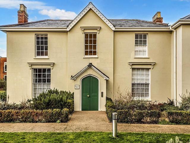 Flat for sale in Littlecote, West Sussex