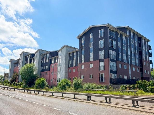 Flat for sale in Wickford