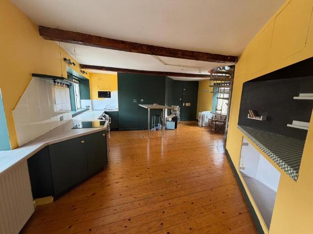 Flat for sale in West Yorkshire