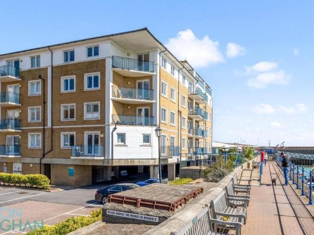 Flat for sale in Roedean