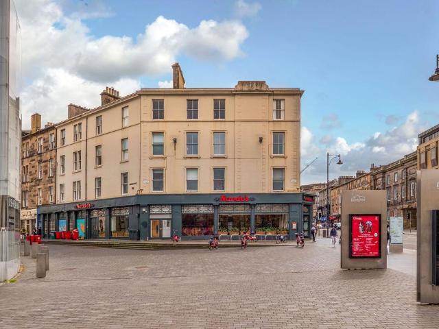 Flat for sale in Lauriston, Scotland