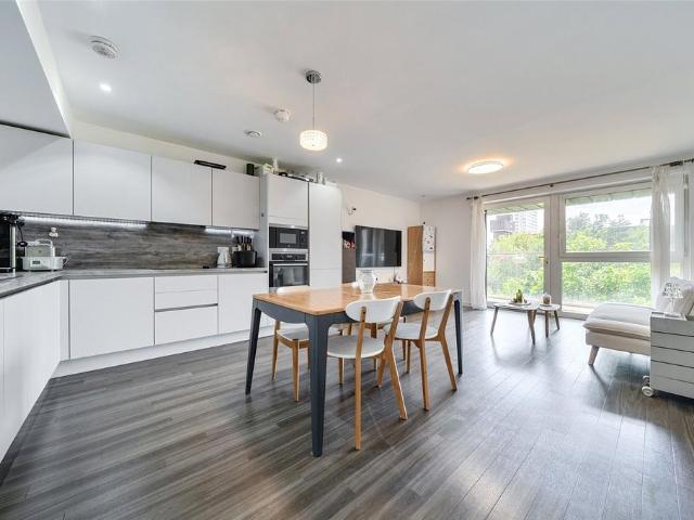 Flat for sale in London Borough of Lewisham, Greater London