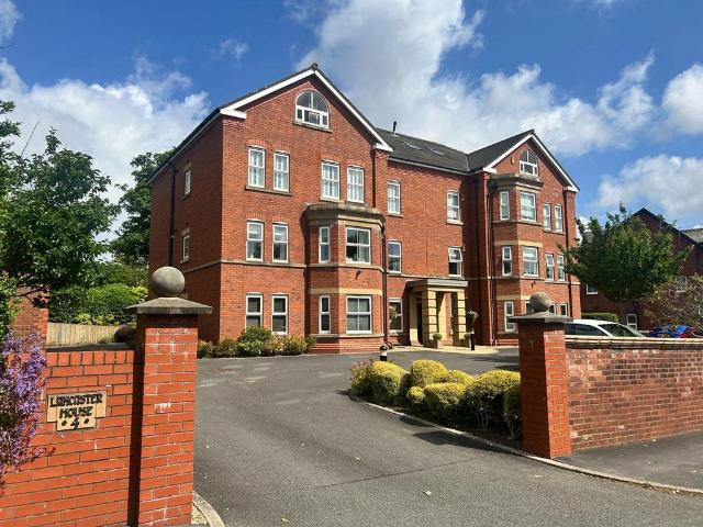 Flat for sale in Southport, Sefton