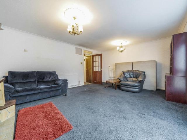 Flat for sale in North Cray, Greater London