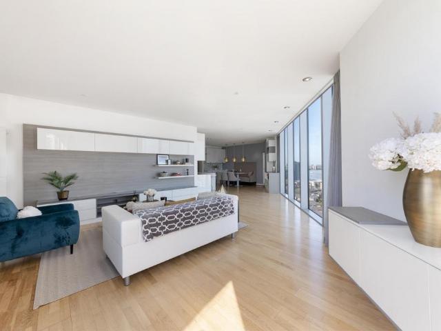 Flat for sale in Greenwich Town Centre, Greater London