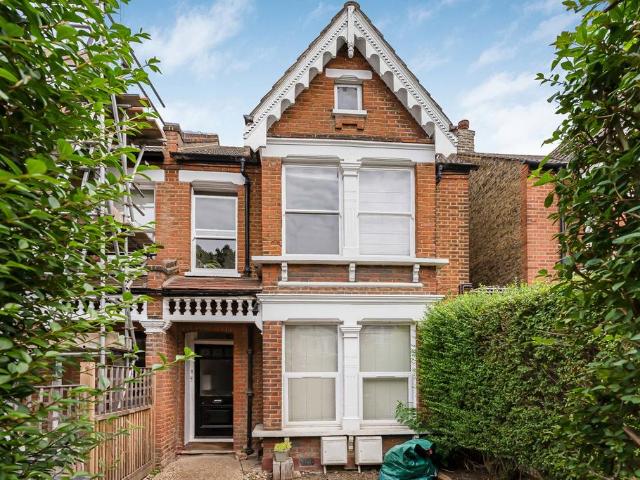 Flat for sale in Tulse Hill, Greater London