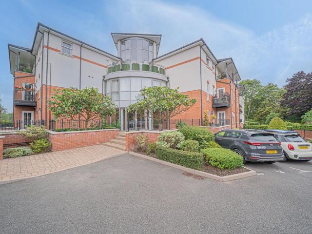 Flat for sale in Knowle, West Midlands