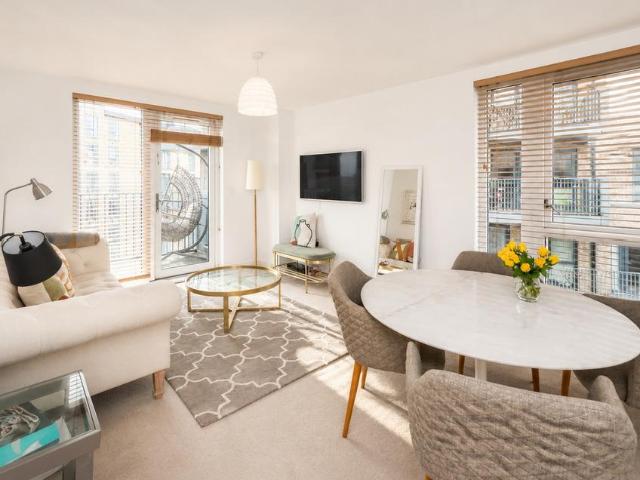 Flat for sale in Colindale, Greater London