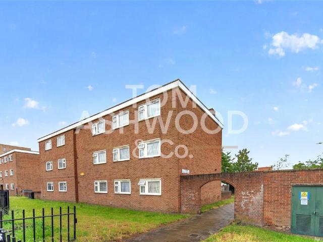 Flat for sale in Gascoigne Estate, Greater London
