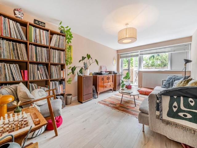 Flat for sale in Peckham, Greater London