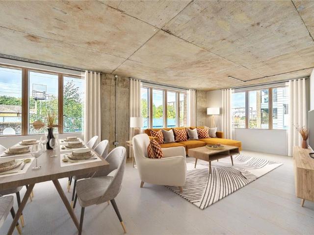 Flat for sale in South Hackney, Greater London
