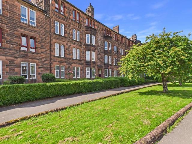 Flat for sale in Claythorn, Glasgow