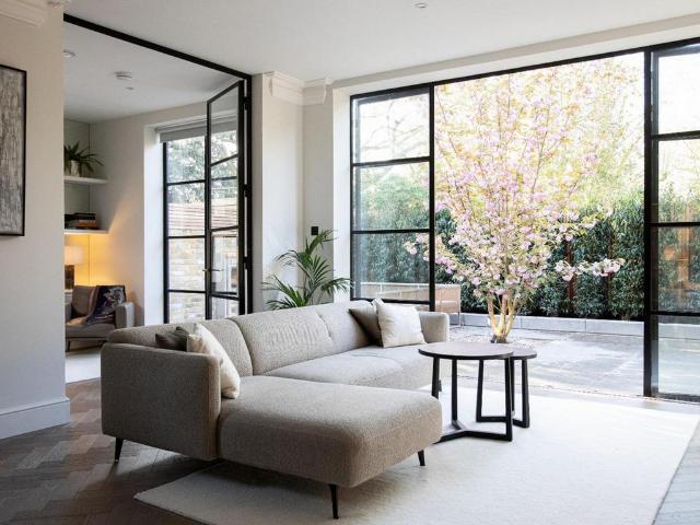 Flat for sale in London Borough of Ealing, Greater London