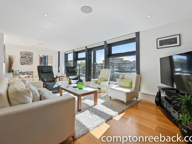 Flat for sale in St. John's Wood, Greater London