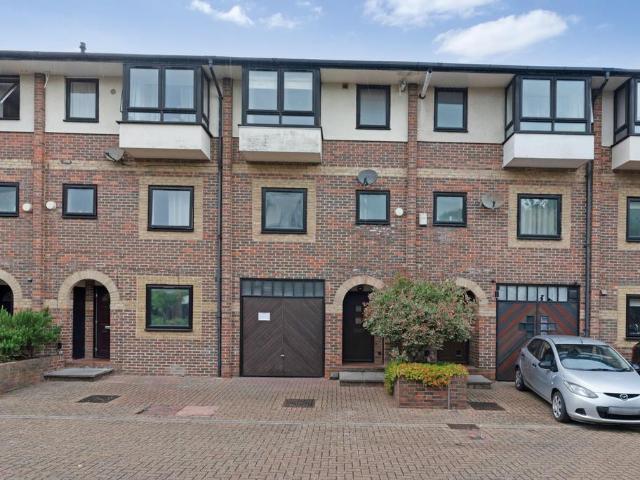 House for sale in Isle Of Dogs, Greater London