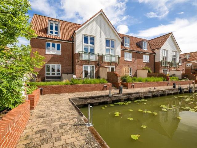 Flat for sale in Burton Waters, Ingleby