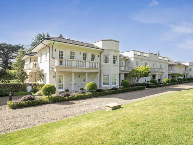 Flat for sale in Greater London