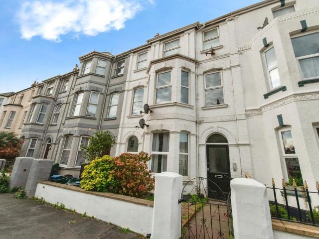 Flat for sale in Withycombe, Budlake