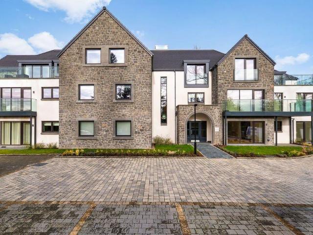 Flat for sale in Barnton, Scotland