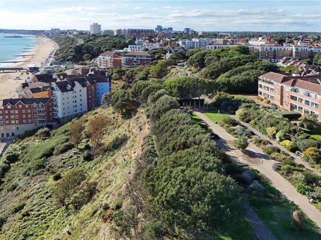Flat for sale in Boscombe, Bournemouth