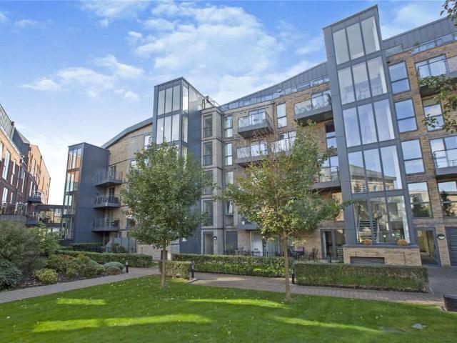 Flat for sale in Leyton, Greater London