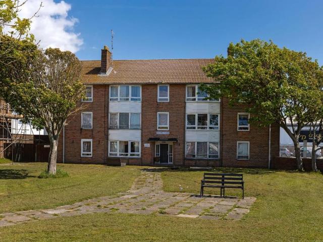 Flat for sale in Fishersgate, West Sussex