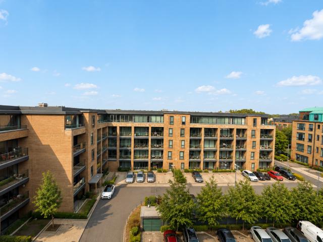 Flat for sale in Cowley, Greater London