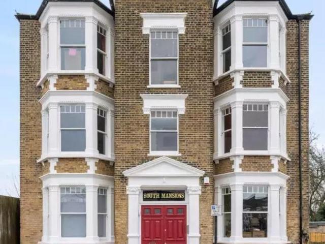 Flat for sale in West Hampstead, Greater London