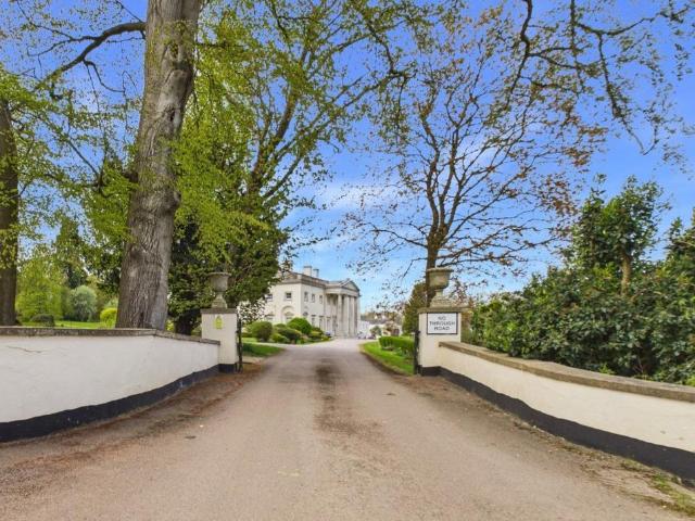 Flat for sale in Amersham