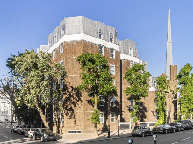 Flat for sale in City of Westminster, Greater London