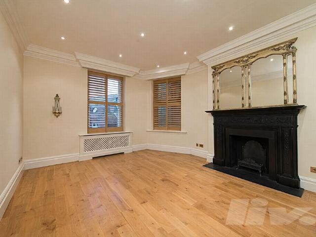 Flat for sale in Knightsbridge, Greater London