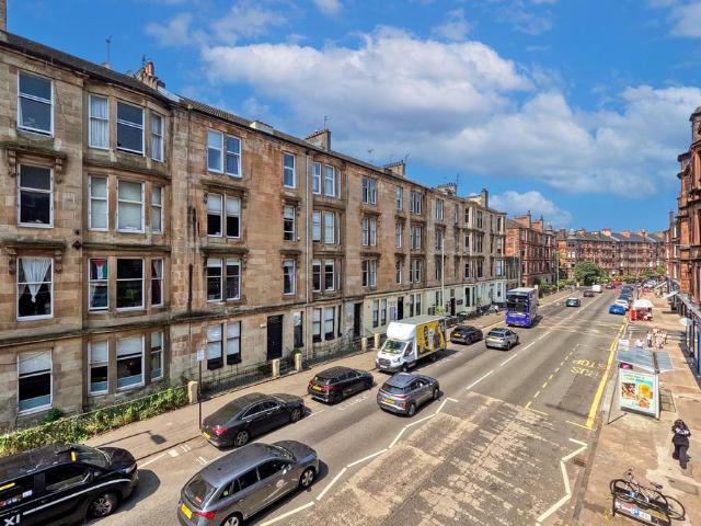 Flat for sale in Hyndland, Scotland