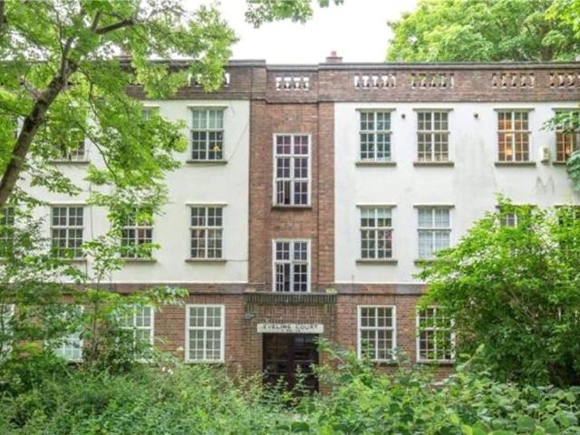 Flat for sale in Muswell Hill, Greater London
