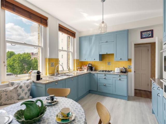 Flat for sale in Chelsea, Greater London
