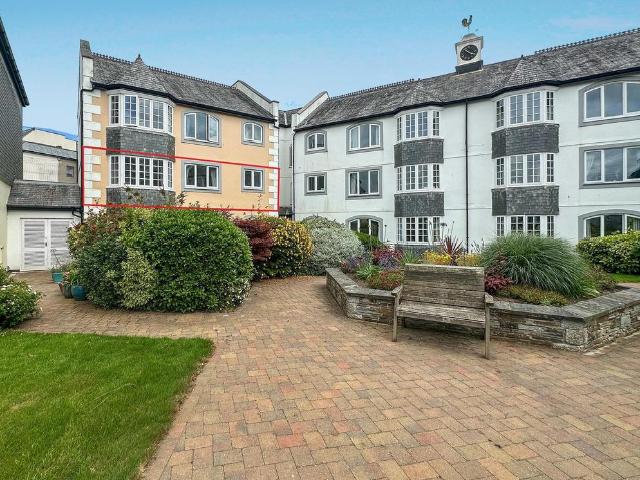 Flat for sale in Falmouth, Cornwall