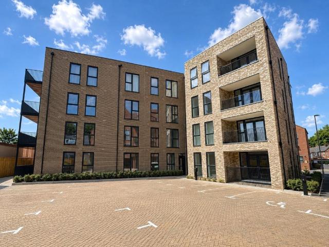 Flat for sale in Reading
