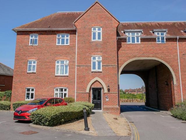 Flat for sale in Berrick Salome, Oxfordshire