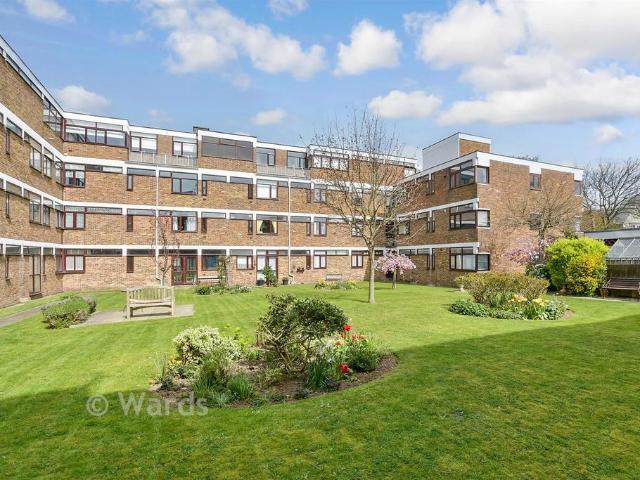 Flat for sale in Birchington, Acol