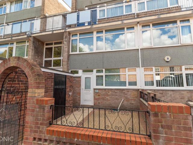 Flat for sale in Heigham Grove, Norwich
