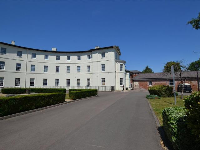 Flat for sale in Wotton Pitch, Gloucester