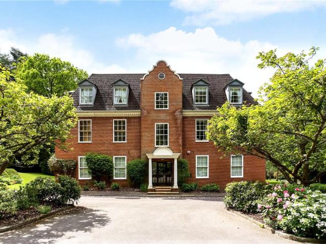 Flat for sale in Sunningdale