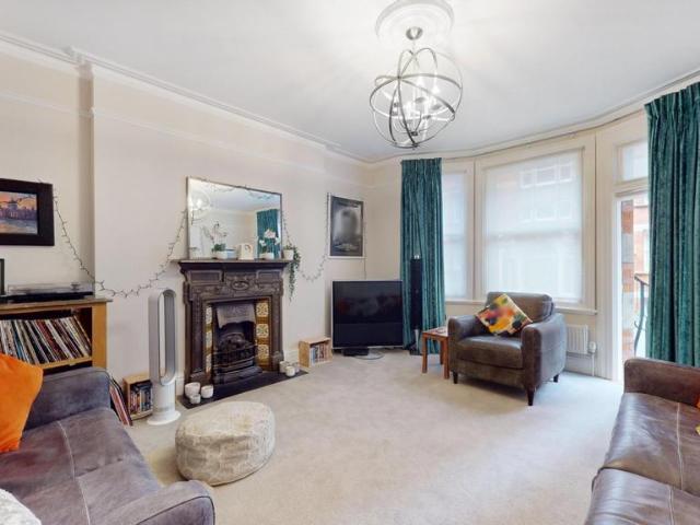 Flat for sale in Marylebone, Greater London