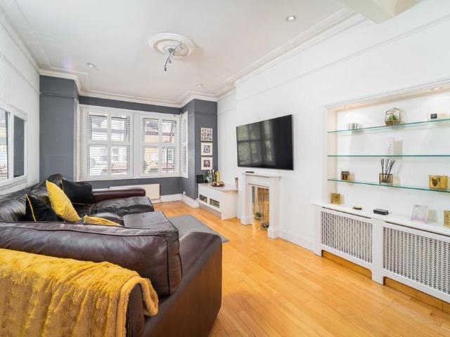 Flat for sale in Harringay Ladder, Greater London