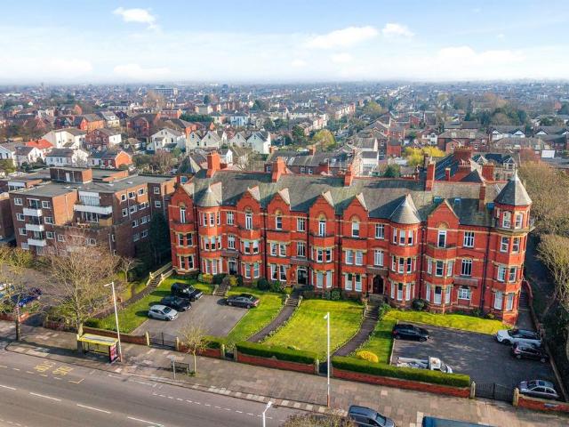 Flat for sale in Southport, Sefton
