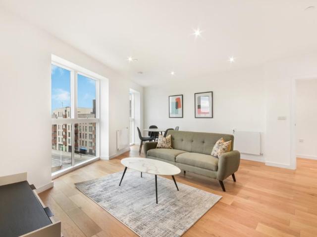 Flat for sale in Stratford Marsh, Greater London